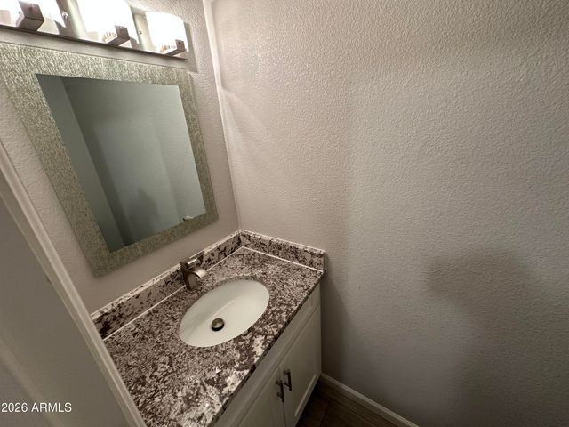 943 E MANHATTON Drive, Tempe, AZ 85282