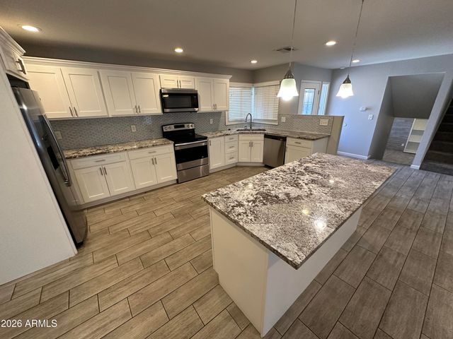 943 E MANHATTON Drive, Tempe, AZ 85282
