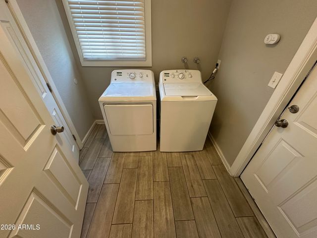 943 E MANHATTON Drive, Tempe, AZ 85282