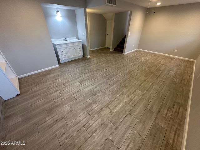 943 E MANHATTON Drive, Tempe, AZ 85282