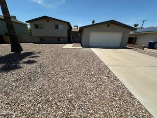 943 E MANHATTON Drive, Tempe, AZ 85282