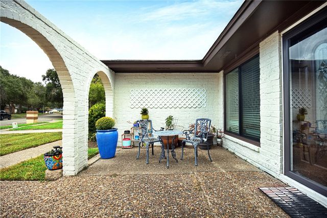 5005 Moultrie Dr, Corpus Christi, TX 78413