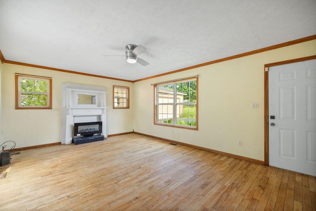 3024 Springs Branch Drive, London, KY 40744