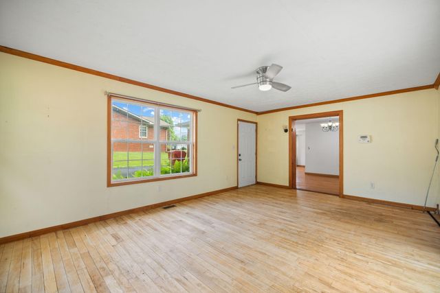 3024 Springs Branch Drive, London, KY 40744
