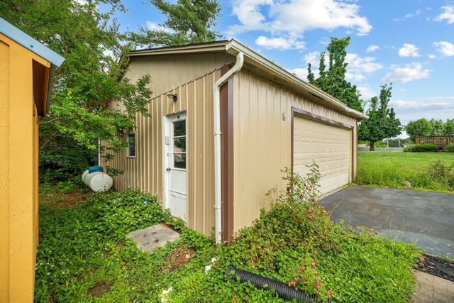 3024 Springs Branch Drive, London, KY 40744