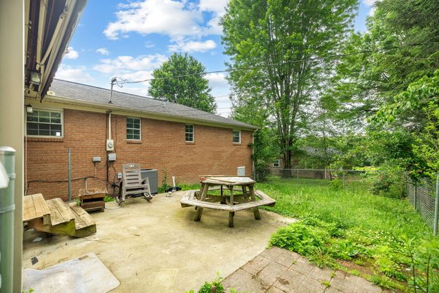 3024 Springs Branch Drive, London, KY 40744