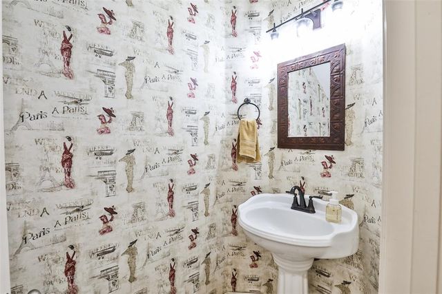 10808 NW 117th Place, Yukon, OK 73099