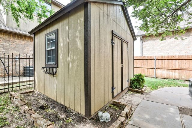 10808 NW 117th Place, Yukon, OK 73099