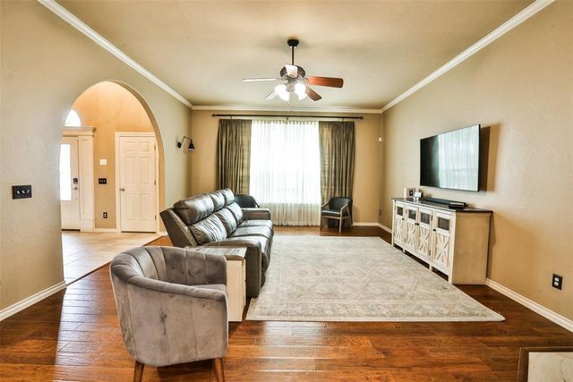 10808 NW 117th Place, Yukon, OK 73099