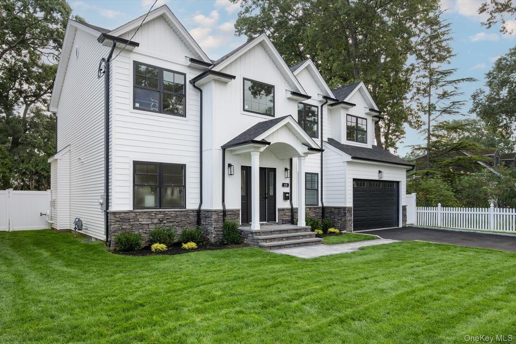 115 Jackson Avenue, Massapequa Park, NY 11762 — photo 2