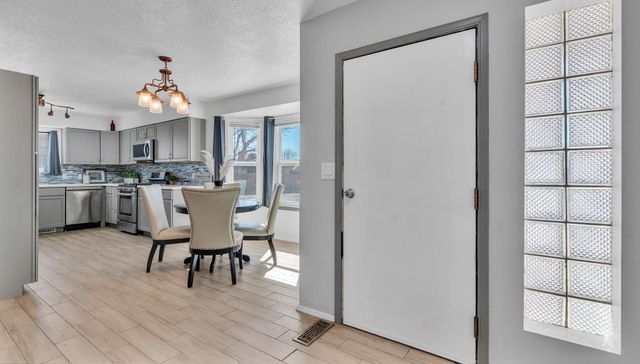 3221 22nd Avenue SE, Rio Rancho, NM 87124