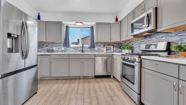 3221 22nd Avenue SE, Rio Rancho, NM 87124