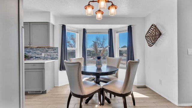 3221 22nd Avenue SE, Rio Rancho, NM 87124