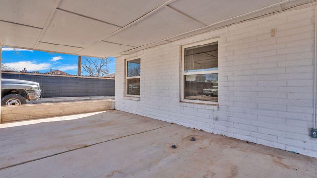 3221 22nd Avenue SE, Rio Rancho, NM 87124