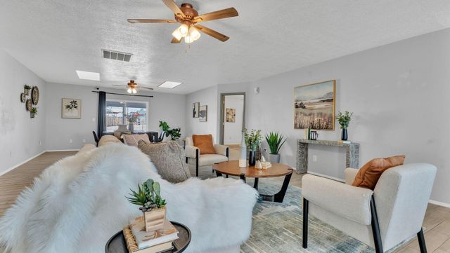 3221 22nd Avenue SE, Rio Rancho, NM 87124