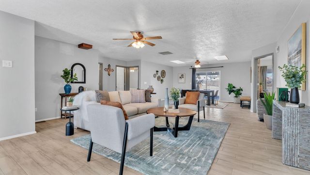 3221 22nd Avenue SE, Rio Rancho, NM 87124