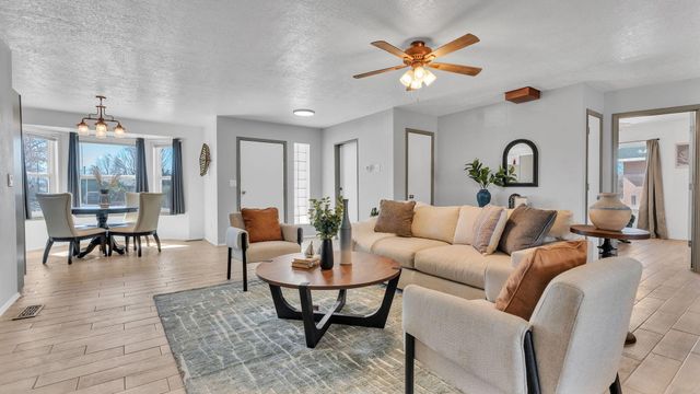 3221 22nd Avenue SE, Rio Rancho, NM 87124