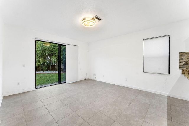 3841 E Aspen Leaf Drive, Boynton Beach, FL 33436