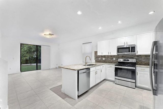 3841 E Aspen Leaf Drive, Boynton Beach, FL 33436