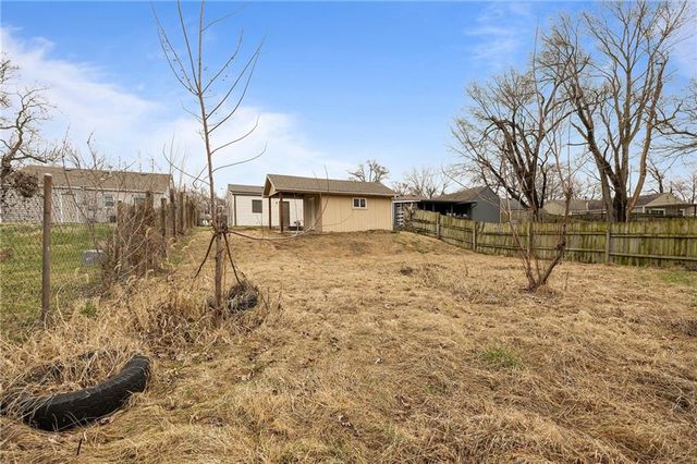 2834 S 48th Street, Kansas City, KS 66106