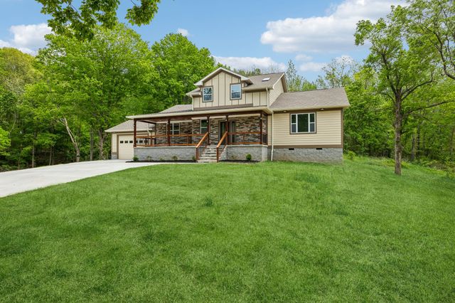 1198 Rogues Fork Rd, Bethpage, TN 37022
