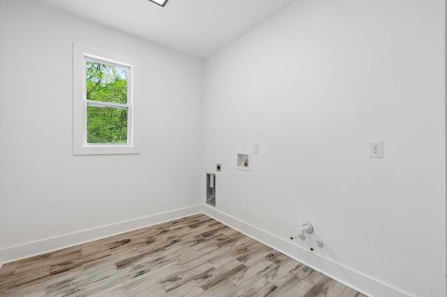 1198 Rogues Fork Rd, Bethpage, TN 37022