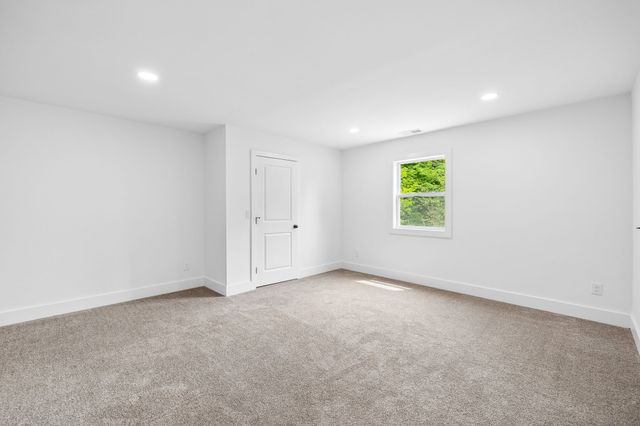 1198 Rogues Fork Rd, Bethpage, TN 37022