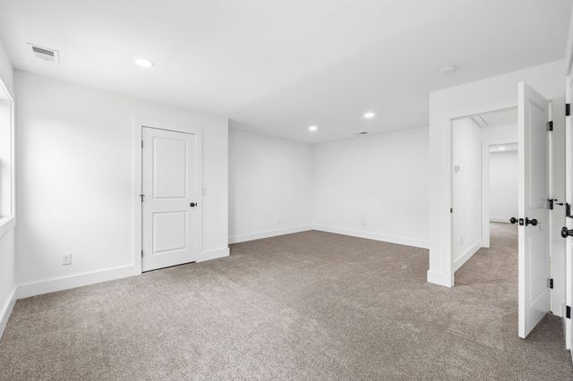 1198 Rogues Fork Rd, Bethpage, TN 37022