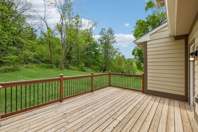 1198 Rogues Fork Rd, Bethpage, TN 37022