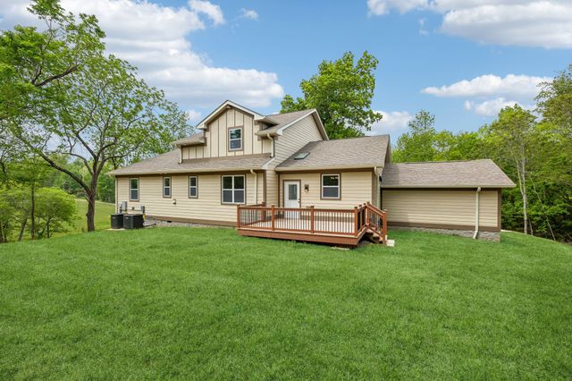 1198 Rogues Fork Rd, Bethpage, TN 37022