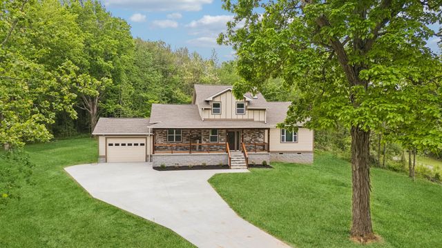 1198 Rogues Fork Rd, Bethpage, TN 37022