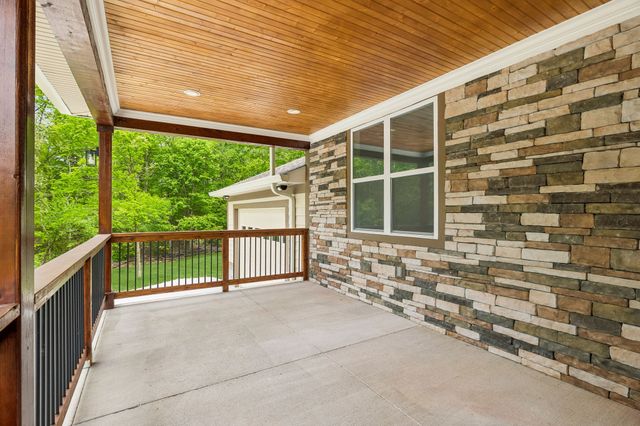 1198 Rogues Fork Rd, Bethpage, TN 37022