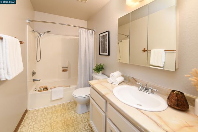5455 Kirkwood Dr B6, Concord, CA 94521