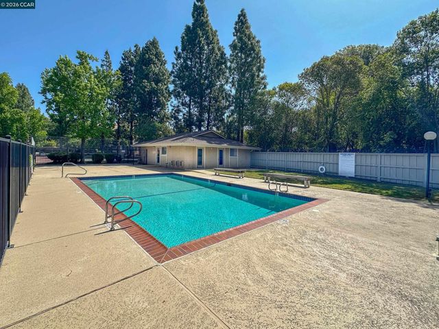 5455 Kirkwood Dr B6, Concord, CA 94521