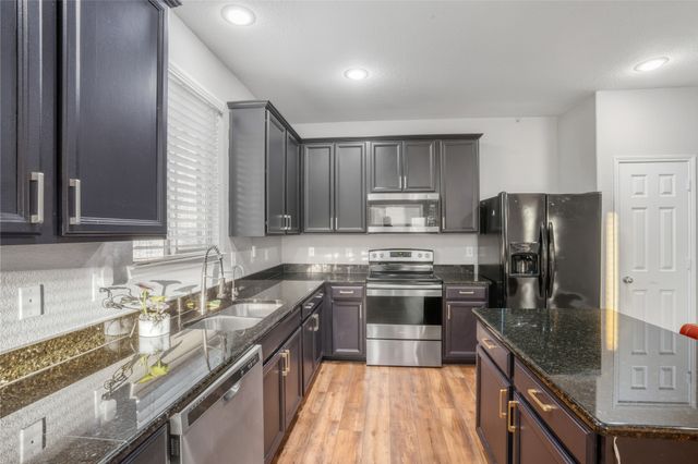 8101 Kurgan Trail, Fort Worth, TX 76131