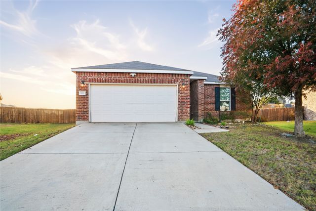 8101 Kurgan Trail, Fort Worth, TX 76131