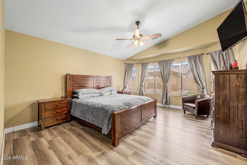 Image 10 of property listing at 3303 E WOODSIDE Way, Gilbert, AZ 85297