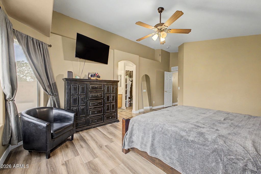 Image 11 of property listing at 3303 E WOODSIDE Way, Gilbert, AZ 85297
