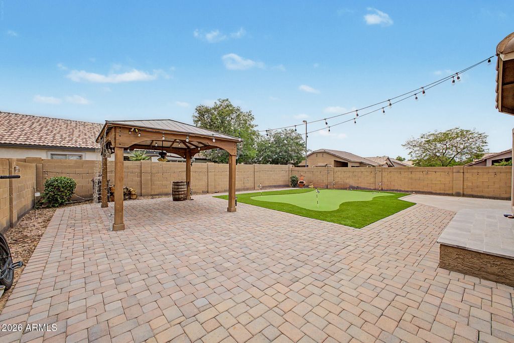 Image 14 of property listing at 3303 E WOODSIDE Way, Gilbert, AZ 85297