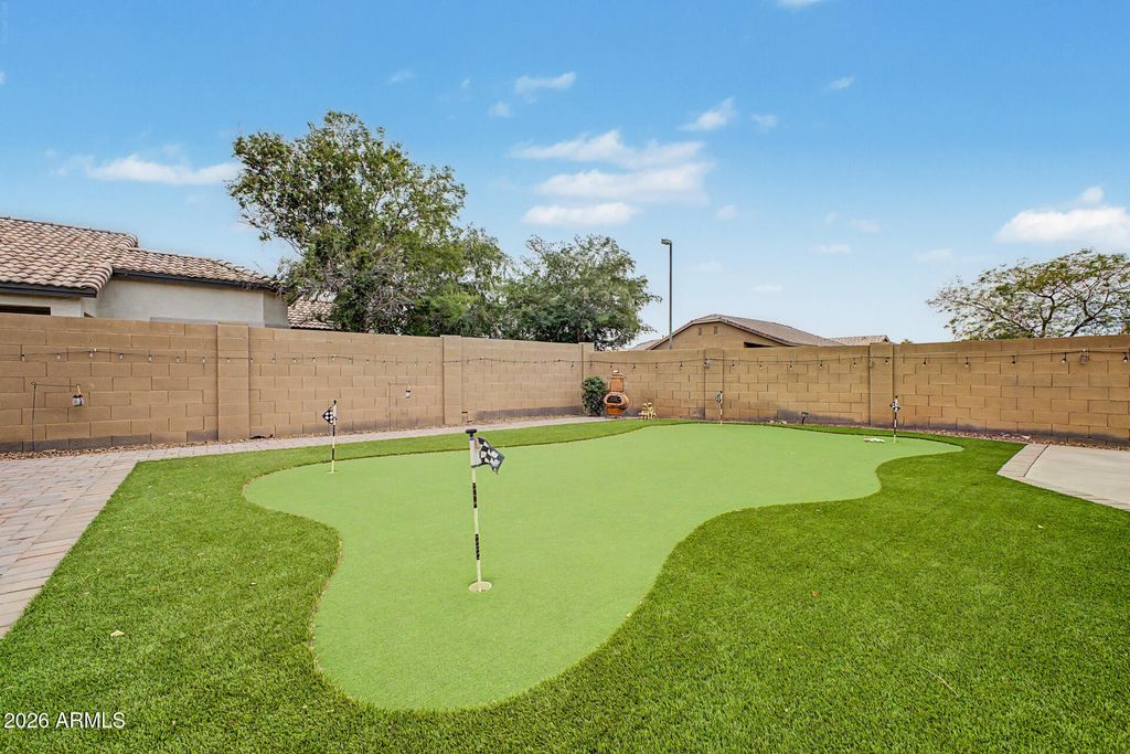 Image 18 of property listing at 3303 E WOODSIDE Way, Gilbert, AZ 85297