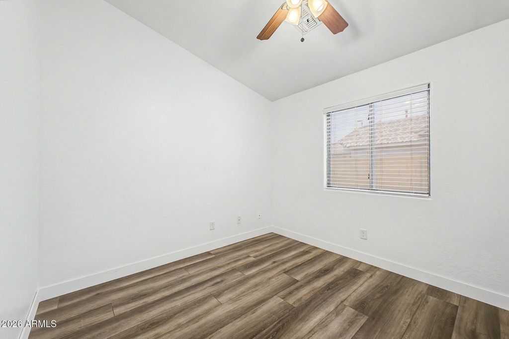 Image 8 of property listing at 3303 E WOODSIDE Way, Gilbert, AZ 85297