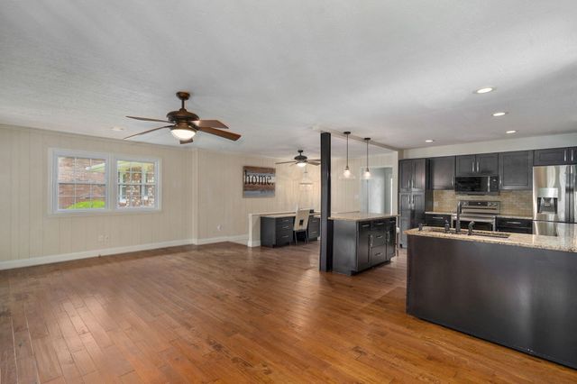 4006 S Fairway Avenue, Springfield, MO 65804