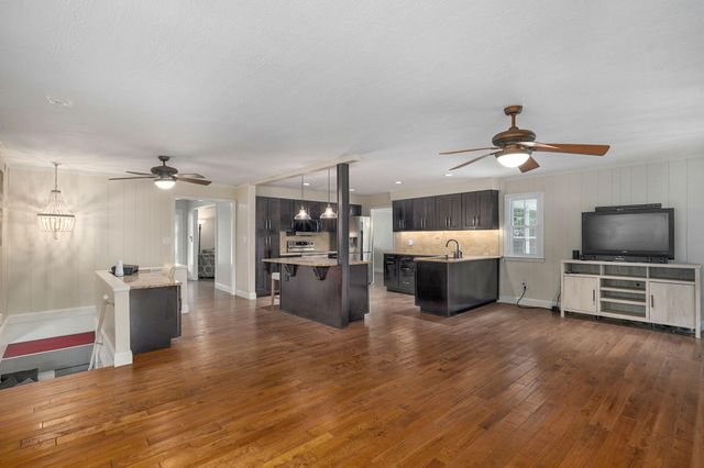 4006 S Fairway Avenue, Springfield, MO 65804