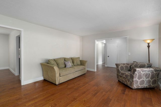4006 S Fairway Avenue, Springfield, MO 65804