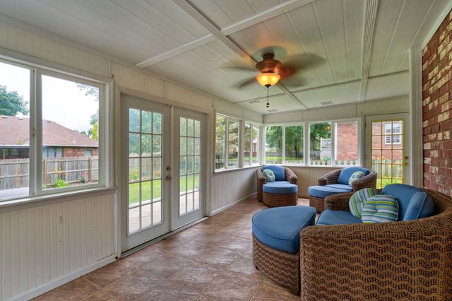 4006 S Fairway Avenue, Springfield, MO 65804