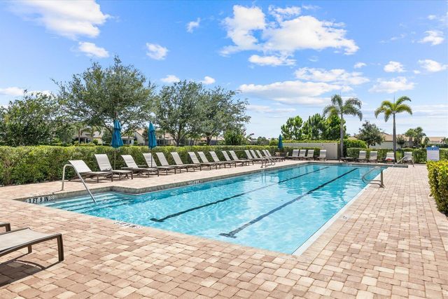 415 SE Crathes Street SE, Port St. Lucie, FL 34984