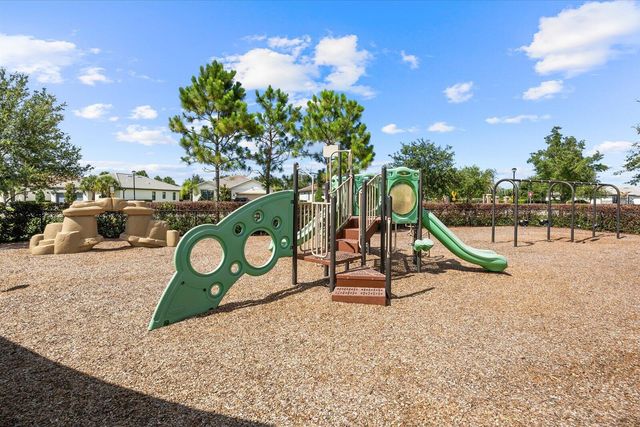415 SE Crathes Street SE, Port St. Lucie, FL 34984
