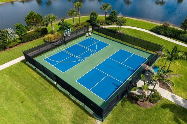 415 SE Crathes Street SE, Port St. Lucie, FL 34984