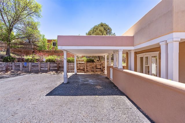 663 Bishops Lodge Rd 59, Santa Fe, NM 87501
