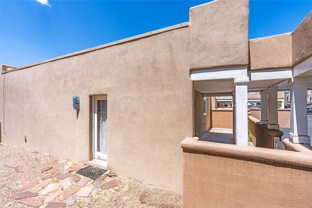 663 Bishops Lodge Rd 59, Santa Fe, NM 87501
